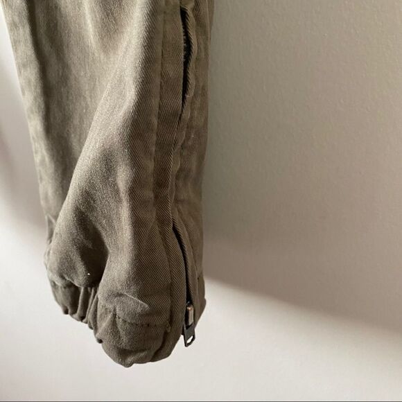 Aritiza "Golden Tna" Heroic Khaki Joggers - Picture 10 of 14